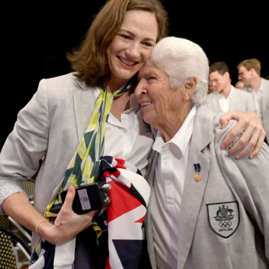 Cate Campbell embraces Dawn Fraser